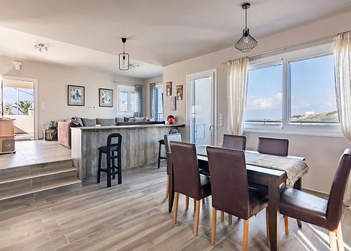 Cosy, Sea View Villa \