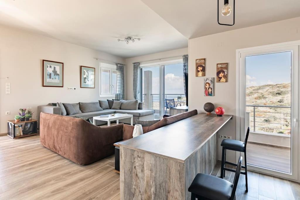 Cosy, Sea View 